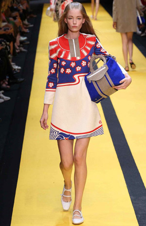 حلبات السباق مصدر تصاميم فساتين Carven