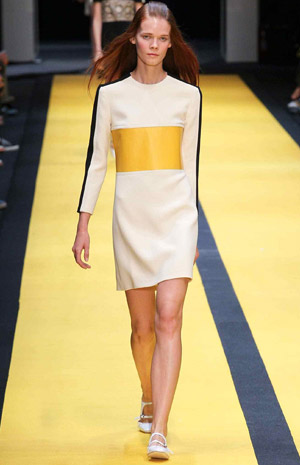 حلبات السباق مصدر تصاميم فساتين Carven