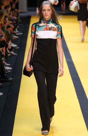 حلبات السباق مصدر تصاميم فساتين Carven