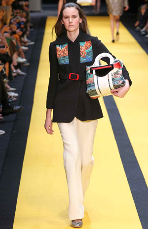 حلبات السباق مصدر تصاميم فساتين Carven