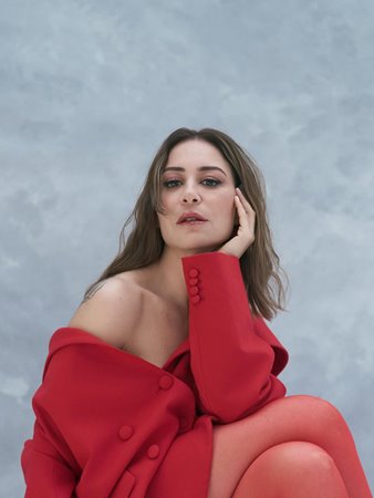 منة شلبي على «درجة غليان» بين الدراما والسينما