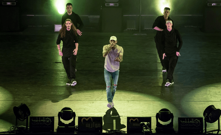 إستعراضات كريس براون تخطف الأنظار في الليلة الأولى من 