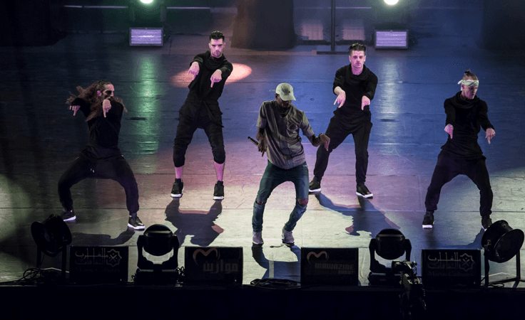 إستعراضات كريس براون تخطف الأنظار في الليلة الأولى من 