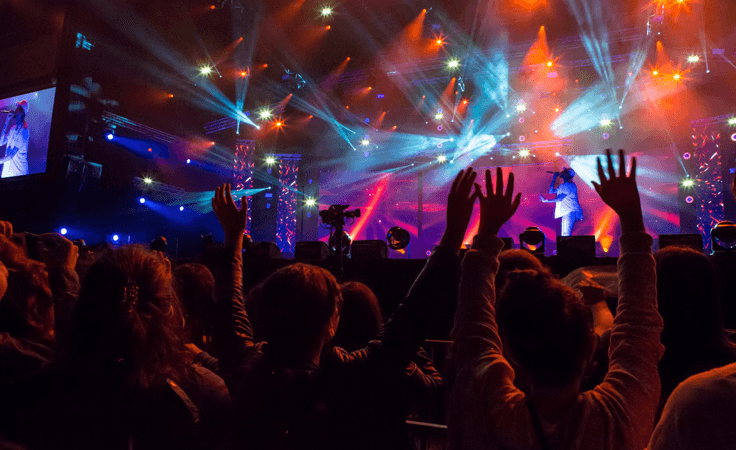 إستعراضات كريس براون تخطف الأنظار في الليلة الأولى من 