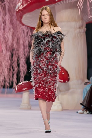 خفّة جديدة تعيد تعريف الكوتور في عرض شانيل