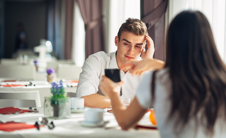 تعرّفي إلى أنواع الخيانة الخفيّة في العلاقة الزوجية