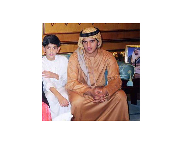 بالصور - 10 لقطات نادرة للشيخ راشد بن محمد آل مكتوم