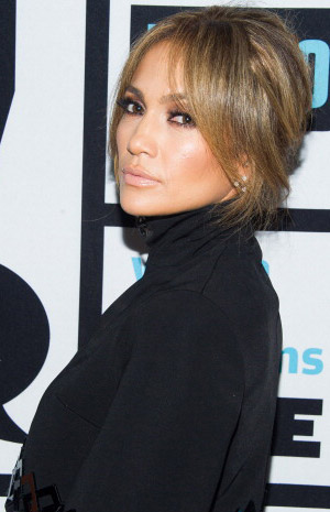 اختاري تسريحة شعركِ للعيد من نجمات هوليوود