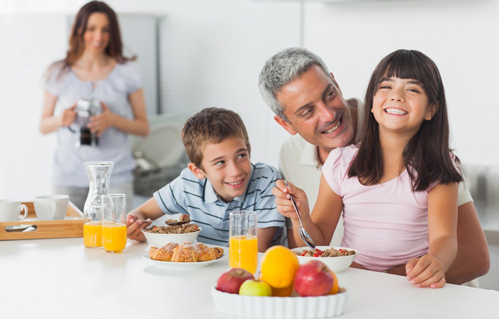 5 أخطاء تعرّض طفلك للإصابة بالجفاف في شهر رمضان