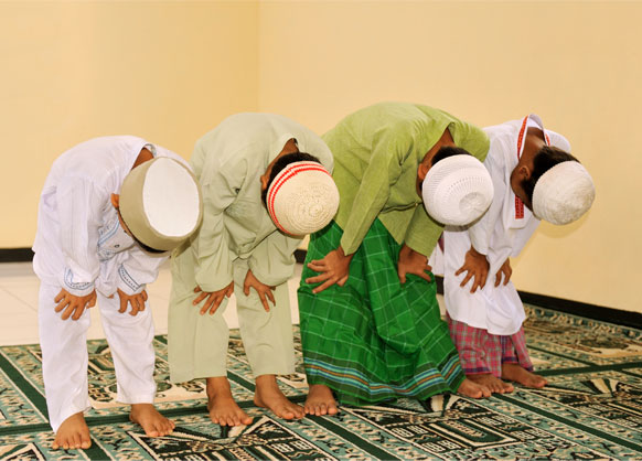 شهر رمضان فرصة لتعليم طفلك الصّلاة