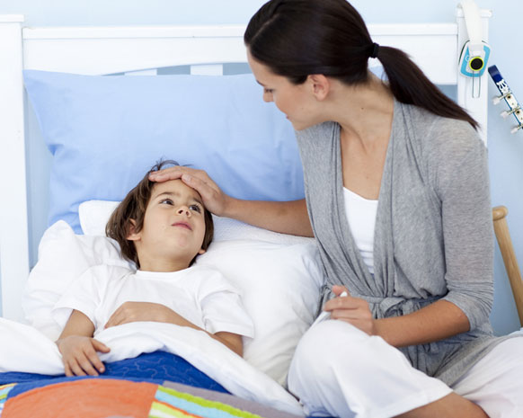 كيف تتعاملين مع أعراض ألم المعدة النفسي لدى طفلك؟