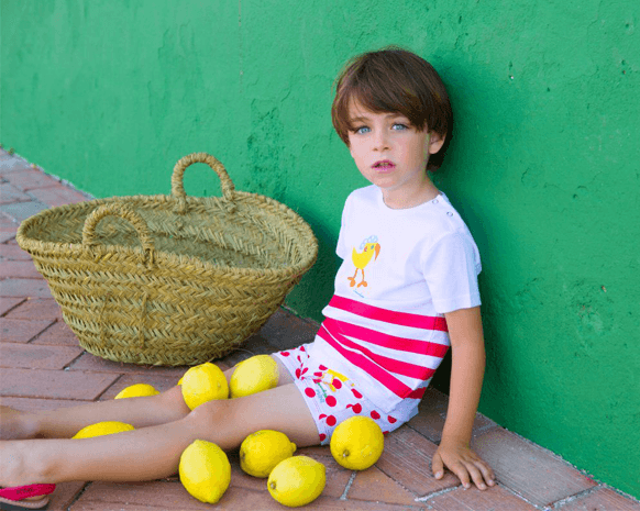 ملابس أطفال بشخصيات كرتونية هادفة من 