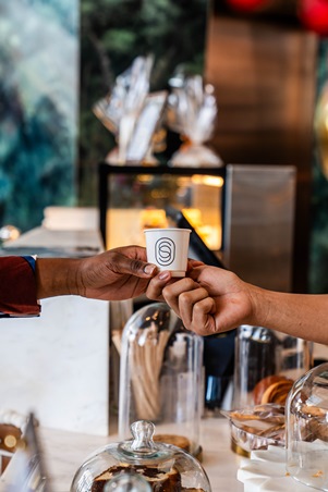 استمتعي بمشروب الشوكولا الساخنة في أجمل الأجواء في أبتاون