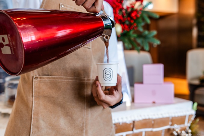 استمتعي بمشروب الشوكولا الساخنة في أجمل الأجواء في أبتاون