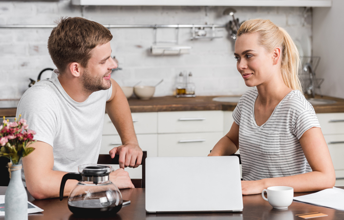 تعلّمي فن التفاوض مع زوجك