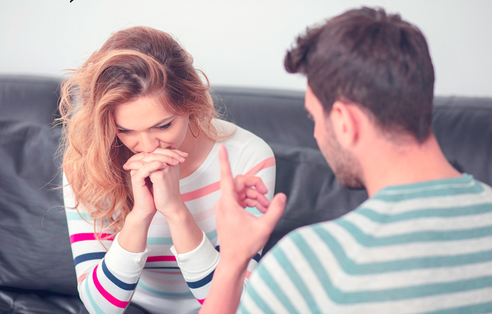 4 أساليب خاطئة للمعارك الزوجية.. تجنّبيها