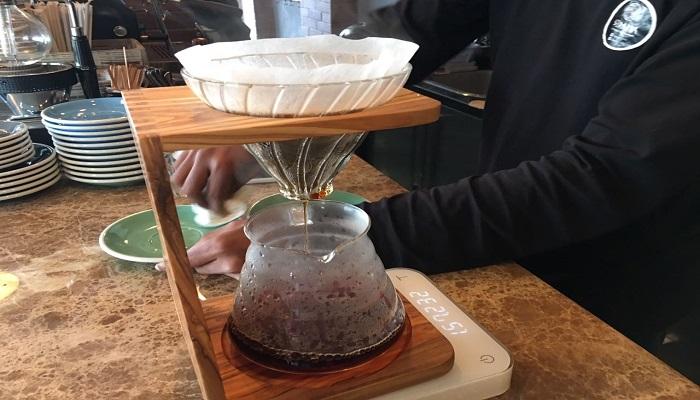 تعرف على أغلى فنجان قهوة ب 150 درهماً في الإمارات