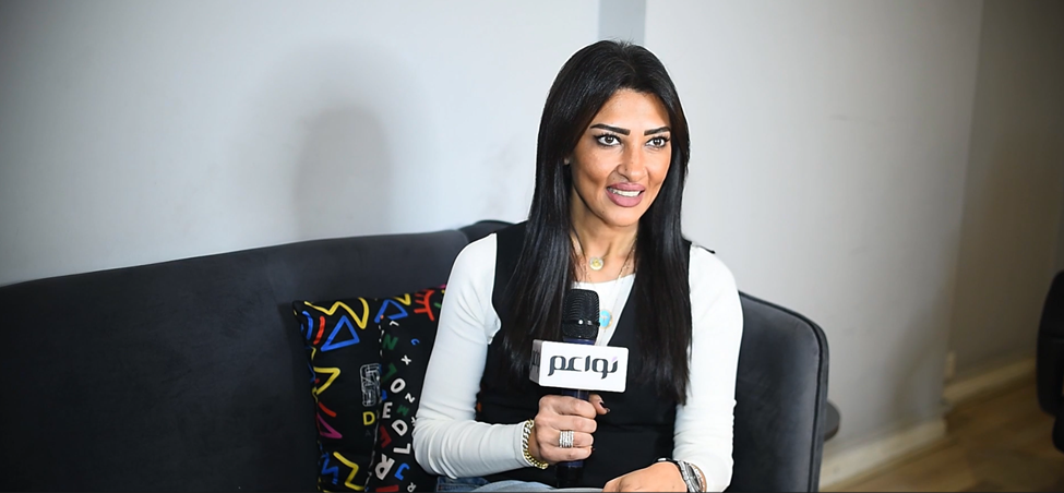 المؤلفة رنا أبو الريش لنواعم: سعيدة بأن محمد صلاح من عشاق «كامل العدد»