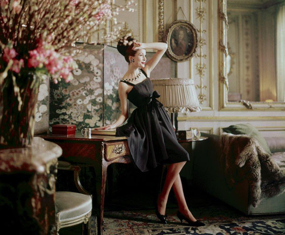 Dior Glamour  كتاب صوّر من مارك شو