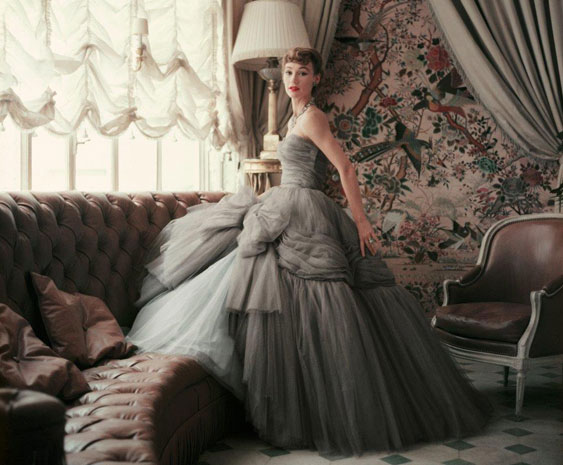 Dior Glamour  كتاب صوّر من مارك شو