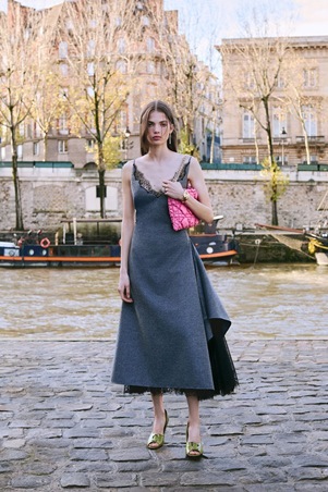 ديور Pre-Fall 2026: أناقة تُعاد صياغتها بهدوء ذكي