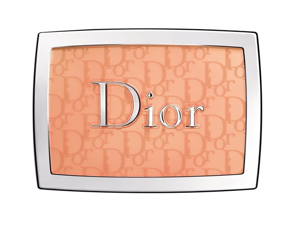 إحصلي على مكياج كارا ديليفين في حفل Met Gala مع مستحضرات ديور