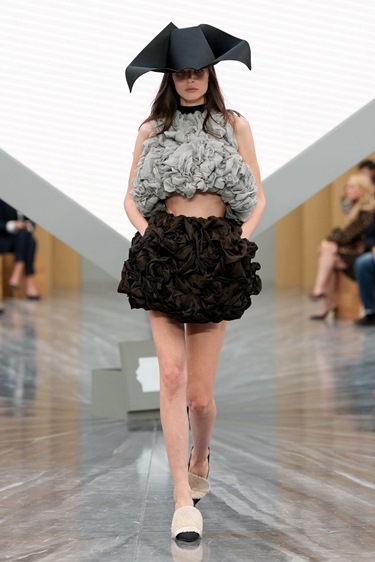 الجرأة والخيال يكتبان البداية الجديدة في Dior صيف 2026