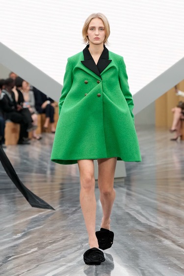 الجرأة والخيال يكتبان البداية الجديدة في Dior صيف 2026