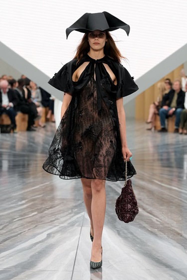 الجرأة والخيال يكتبان البداية الجديدة في Dior صيف 2026