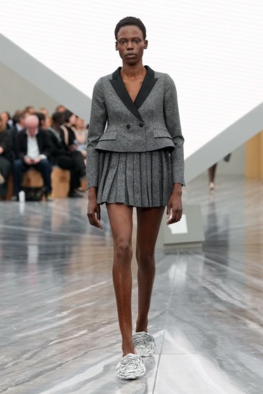 الجرأة والخيال يكتبان البداية الجديدة في Dior صيف 2026