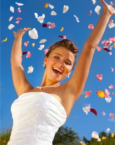 د. إيمان هاشم: لا للتغيير الدراماتيكي للعروس والرتوش أسلم العلاجات 