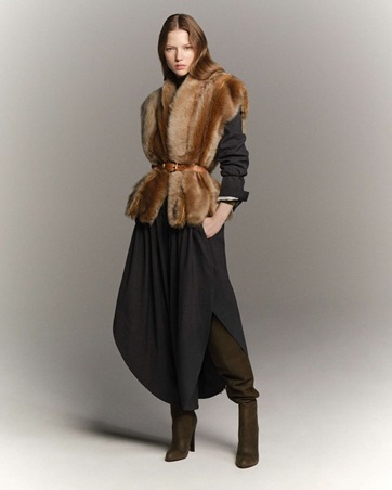 إيلي صعب Pre-Fall 2026: بيروت حين تصبح أسلوب حياة