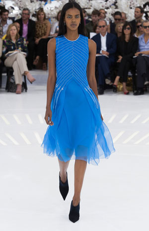 فساتين سهرة ناعمة مثالية لحفلات الكوكتيل الخريفية!