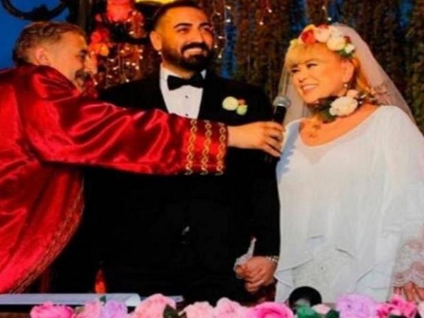 Ø¨Ø¹Ø¯ 36 Ø³Ø§Ø¹Ø© Ø²ÙØ§Ø¬.. Ø·ÙØ§Ù ÙØ¬ÙØ© ØªØ±ÙÙØ© ÙØµÙØ±ØªÙØ§ ØµØ§Ø¯ÙØ©!