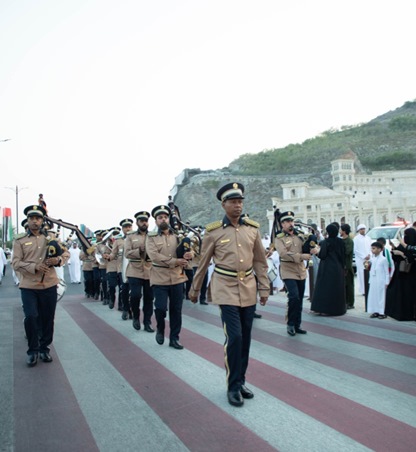 خورفكان تحتفل بعيد الاتحاد الـ54 بمسيرة بحرية وأمسيات فنية وموسيقية