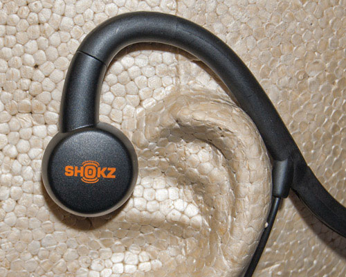 مقارنة بين سماعات AfterShokz و Denon’s الرياضيتين