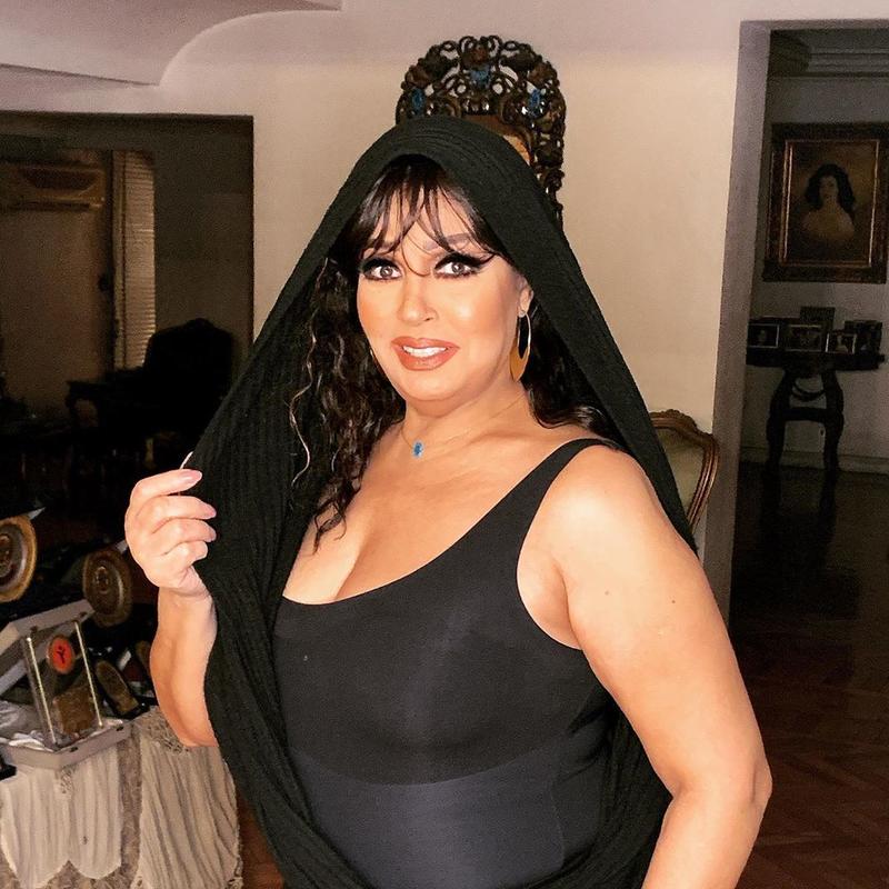 فيفي عبده تنعى الأمير فيليب: الله يرحم البرنس