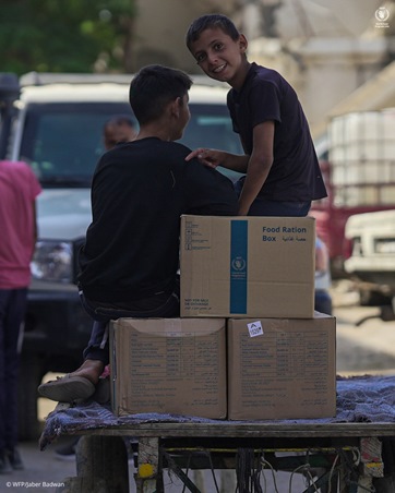 النجمة إليانا تتعاون مع برنامج الأغذية العالمي لمساعدة ألف عائلة في غزة