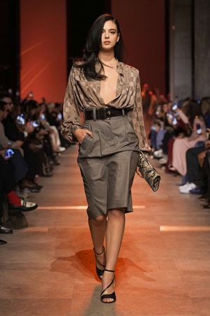 إيلي صعب 2026: أناقة متحرّرة من الحلم