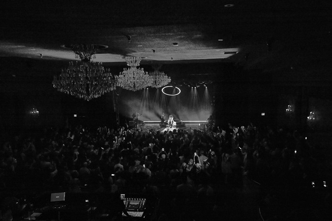 النجمة إليانا إلتقت الجمهور في لوس أنجلوس