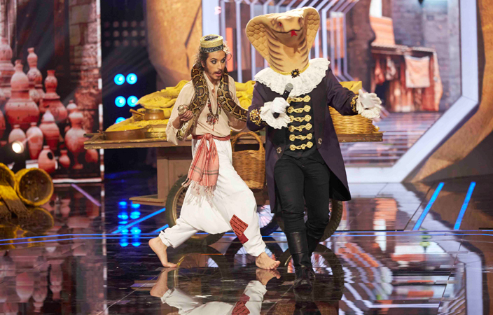Ø´ÙŠÙ„Ø§ Ø³Ø¨Øª ØªÙƒØ´Ù Ø¹Ù† Ù‡ÙˆÙŠØªÙ‡Ø§ ÙÙŠ The Masked Singer Ø¥Ù†Øª Ù…ÙŠÙ† Ù†ÙˆØ§Ø¹Ù…