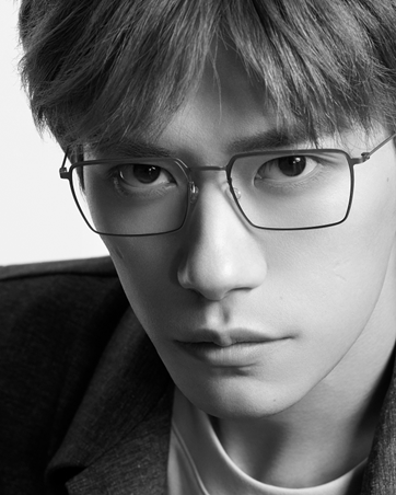 نظاراتك جريئة بنبض معاصر