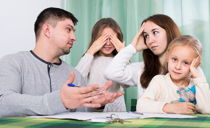 إليكِ الطرق الصحيحة للتعامل مع الأطفال بعد الانفصال