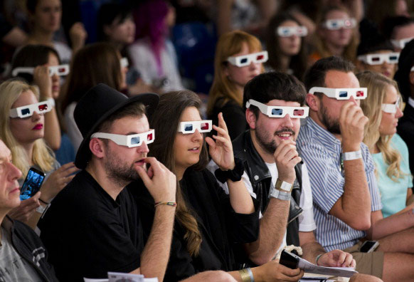 إليك أغرب ابتكارات عرض أزياء Graduate Fashion Week 2014