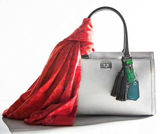 ماذا بين كوتش والمصمّم الإماراتي محمد سلطان الحبتور؟