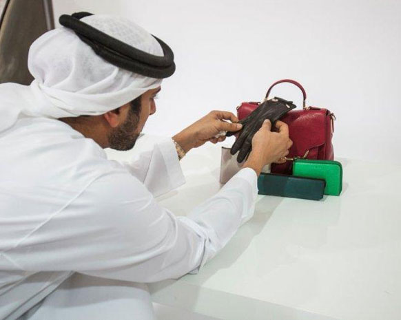 ماذا بين كوتش والمصمّم الإماراتي محمد سلطان الحبتور؟