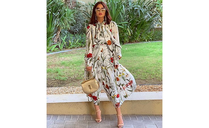 نقشات الزهور ملائمة أيضاً لإطلالتك هذا الخريف، وهكذا يمكن أن تعتمديها مثل النجمات