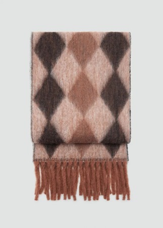 الأوشحة الكبيرة: قطعة لا يمكنك الاستغناء عنها لكل أيام الشتاء