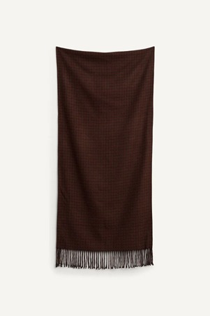 الأوشحة الكبيرة: قطعة لا يمكنك الاستغناء عنها لكل أيام الشتاء