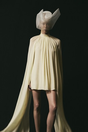 اختاري فستان زفافك بأناقة هادئة وراحة عصرية